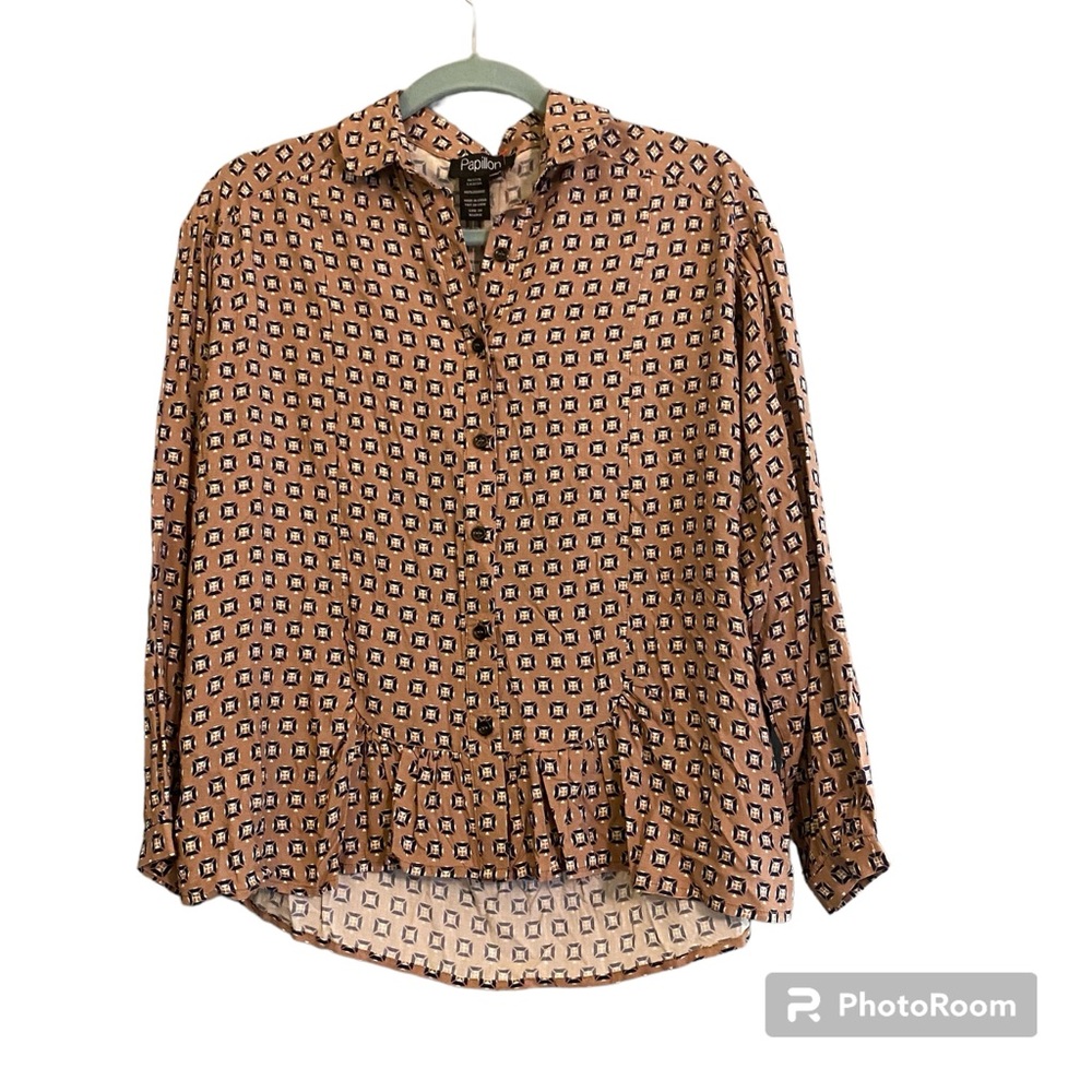 NWT Papillon Hi Lo Hem Long Sleeve Beige Pattern Tan Navy Button Up Shirt Sz XS